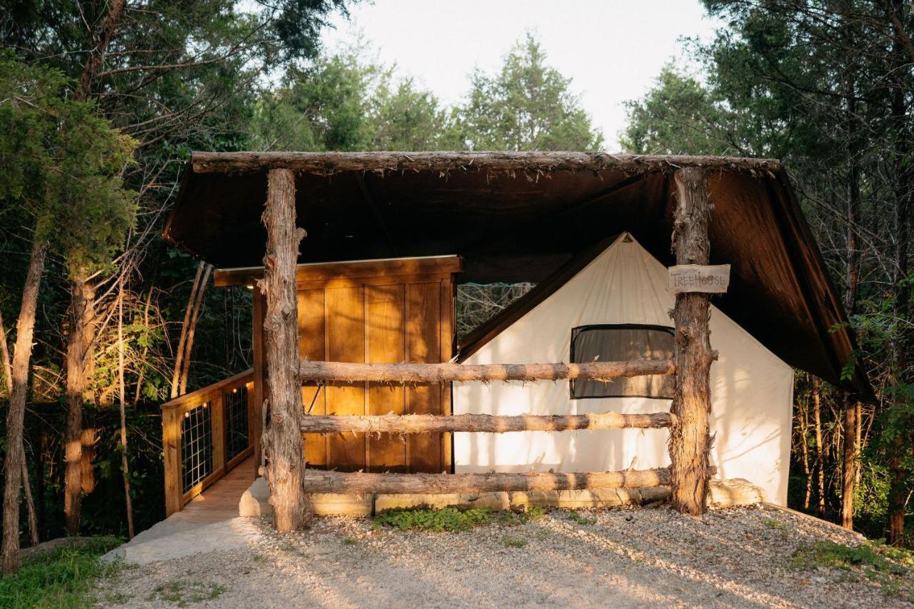 Treehouse Cozy Glamping Site Hotel Branson Exterior photo